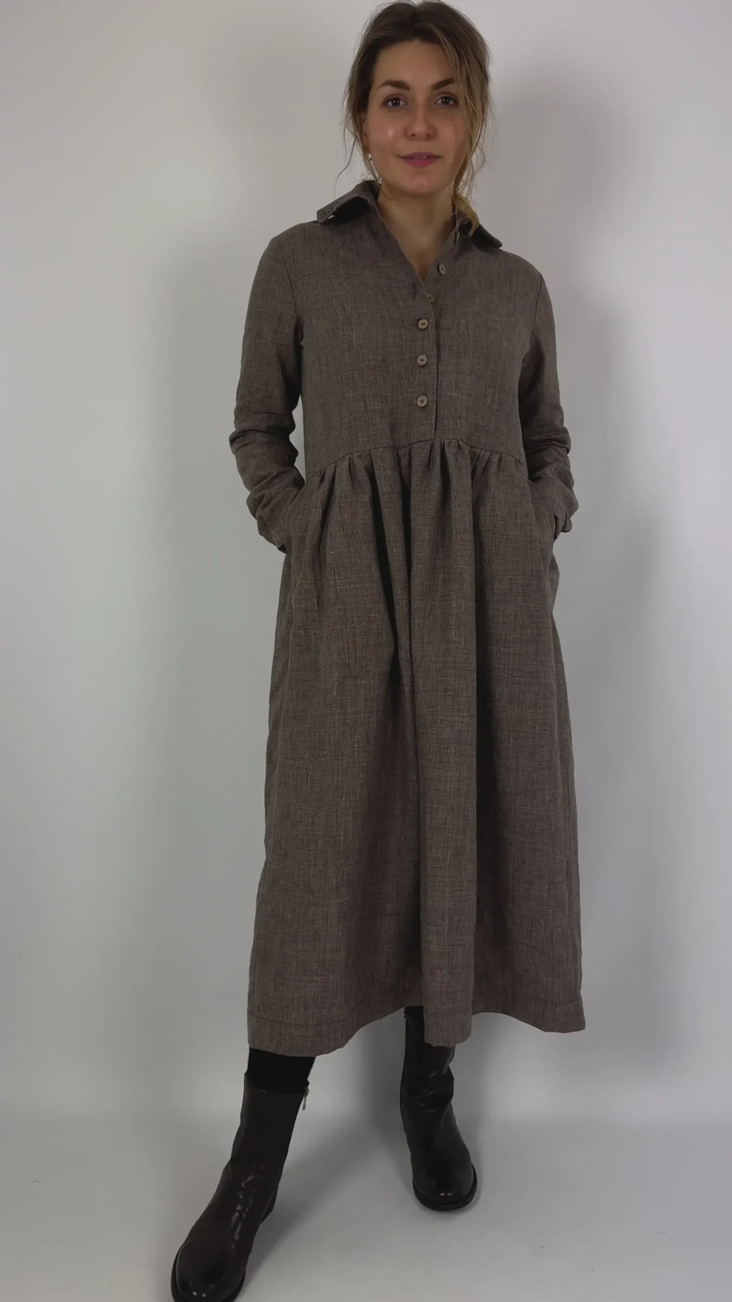 Der Antagonist 8 Embroidered Dress Brown Check