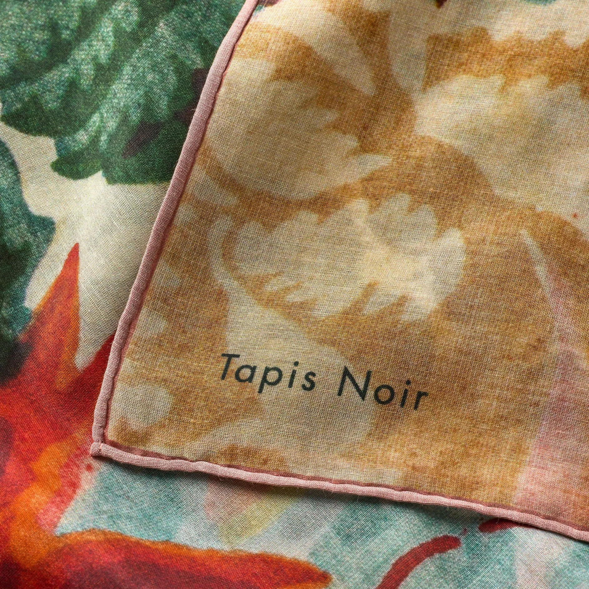 Tapis Noir Light Multicolour Flower Scarf