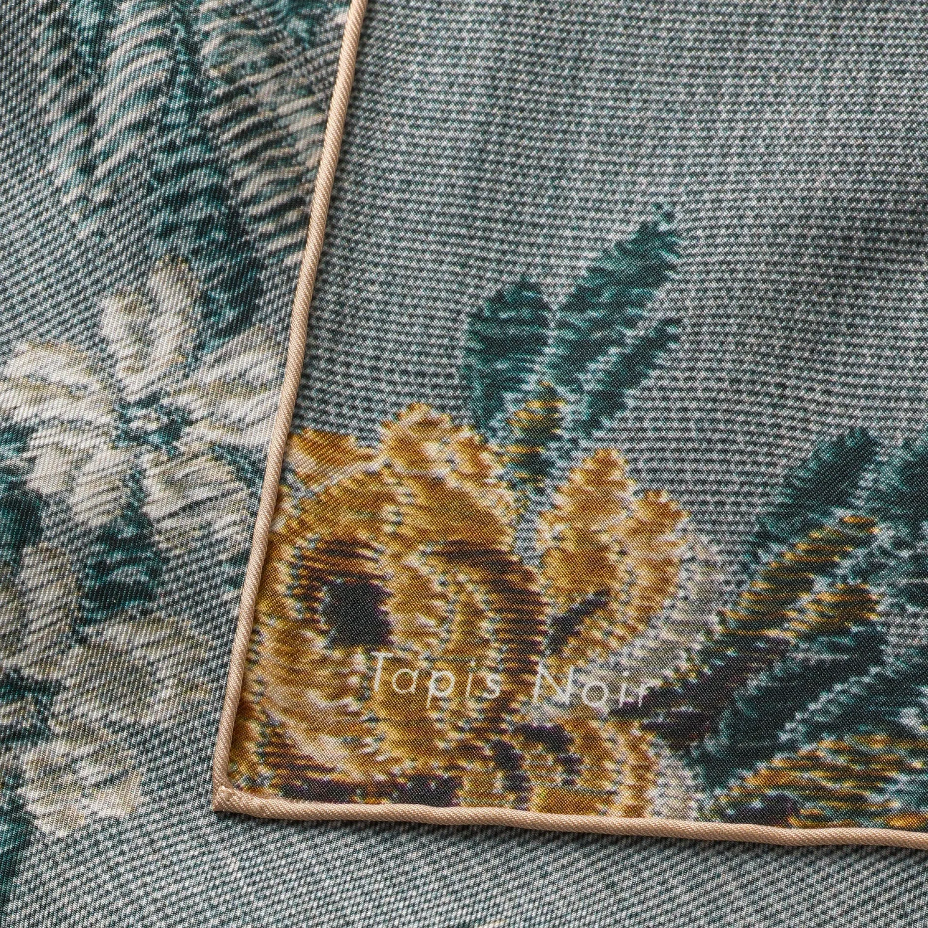 Tapis Noir Small Classical Blue Flower Scarf